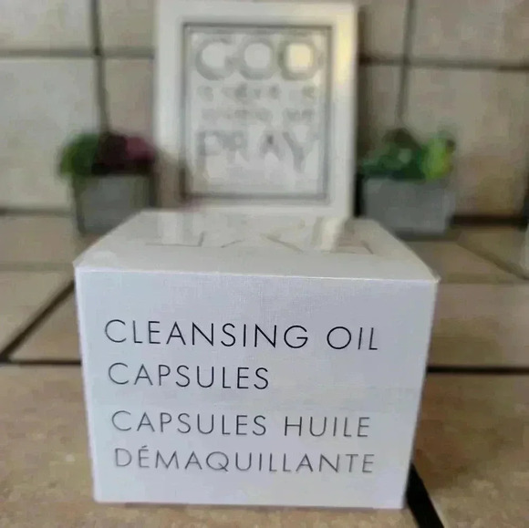 NIB Sealed Eve Lom Cleansing Oil Capsules 50 x 1.25 ml 0.04 fl oz - Picture 2 of 3